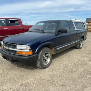 2002 CHEVY S10 EXT CAB TRUCK
