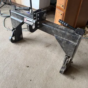 LIKE NEW--Double H Category 2 Quick Hitch