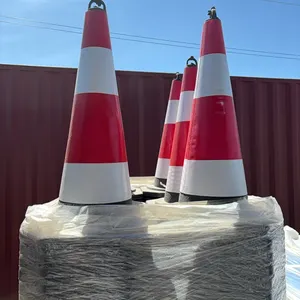 25 Traffic cones