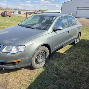 * LOCATED AT MAS SALES CENTRE* 2006 VOLKSWAGEN PASSAT, PW/PL, LEATHER, AM/FM/CD PLAYER  114,670 KM'S SHOWING  S/N: WVWAK93CX6P074891