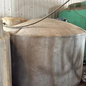1250 gal white poly tank