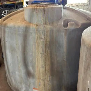 1250 gal white poly tank