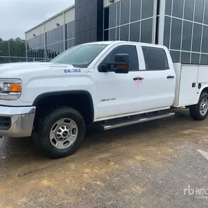 2018 GMC Sierra 2500HD 4x4 Crew Cab Utility Truck