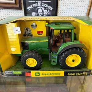 ERTL - JOHN DEERE 6920S DIE CAST TRACTOR
