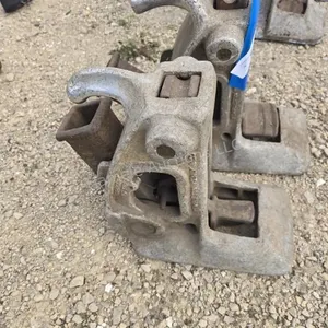 2 15 ton rail jacks