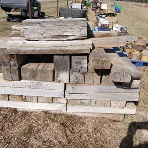 Pallet assorted wood blocks