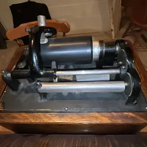 Edison Standard cylinder Phonograph circa 1903-1905