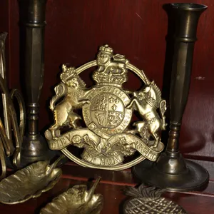 Brass Crest & Décor