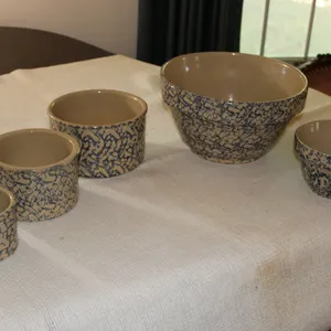 Roseville Ransbottom Spongeware Bowls & Crocks