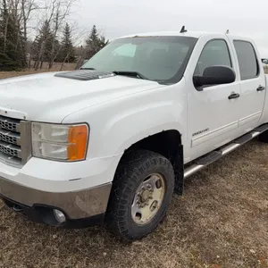 2013 GMC  Sierra  SLE  4x4  Crew Cab  Pickup Truck  1GT120CG7DF220701