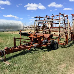 Melroe 452 30’ multiweeder