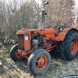 1942 MODEL D 2WD TRACTOR - WAS RUNNING WHEN PARKED