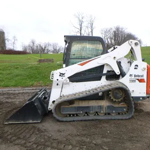18 Bobcat T650 Skid Loader (QEA 8710)