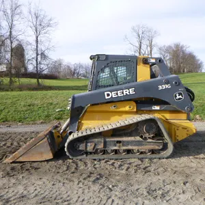 16 John Deere 331G Skid Loader (QEA 8960)