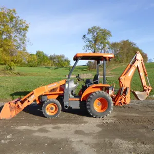 06 Kubota L39 Tractor (QEA 7943)