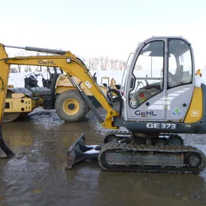 04 Gehl GE373 Excavator (QEA 8671)