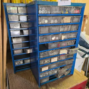 HARDWARE ORGANIZERS WITH HARDWARE, QTY (4)