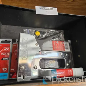 STANLEY MANUAL STAPLE GUN, STAPLES