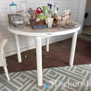 CIRCULAR PLASTIC TABLE
