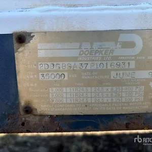 1993 Doepker 28 ft Tri/A Super B-Train Lead Grain Trailer