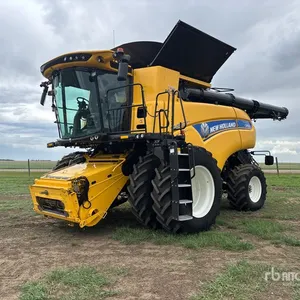 2022 New Holland Revelation Opti-clean CR9.90 4x4 Combine Harvester