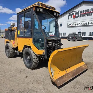 2015 Trackless MT6 Sidewalk Tractor w/ Blade
 UNRESERVED
