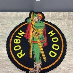 Vintage Crest Craft Robin Hood Crest.