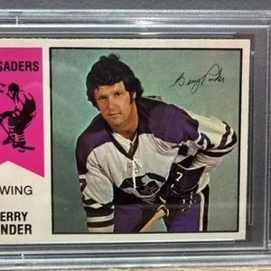 PSA GRADED 7 O-Pee-Chee 1974 Gerry Pinder Hockey