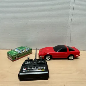 Vintage Shinsei RadioElecon RC Corvette Car w/ Controller & Ian Logan Carlectables Tin