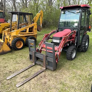 2006 Case IH Farmall DX34 MFWD utility tractor w/ LX114 front loader