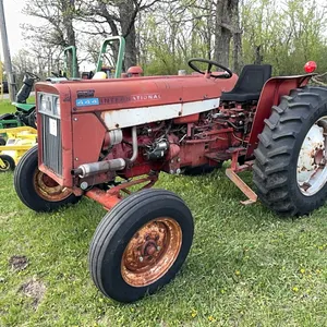 1968 International 444 wide front