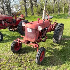 1948 IH Farmall Cub wide front