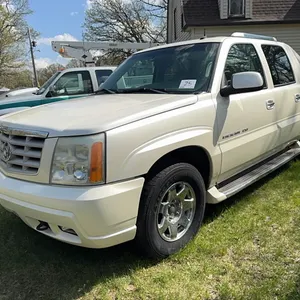 2002 Cadillac Escalade EXT crew cab
