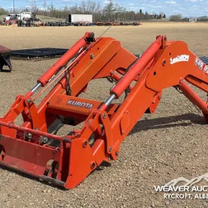 KUBOTA M7-171 FRONT END LOADER