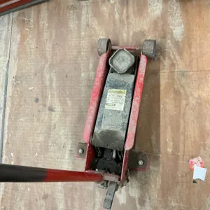 3-Ton Hydraulic Garage Jack