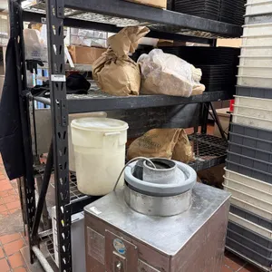 MEDIUM DUTY ADJUSTABLE SHELVING UNIT ONLY-Contents are