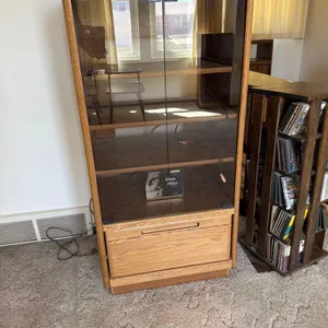 DOUBLE CLEAR DOOR STEREO CABINET