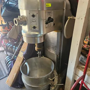 Hobart 60 Qt. Mixer, Model H-600-DT, Serial 1557953, 1 HP, 208V, 1 PH with Bowl and Hook