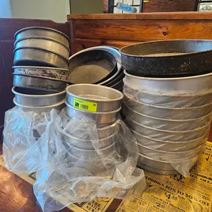 Assorted Pizza Pans, 6.5" to 12" Dia.