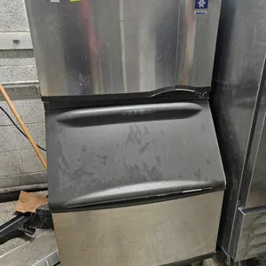 Manitowoc Ice Machine, Model SY0304A, 115V with Ice Bin, Model B400