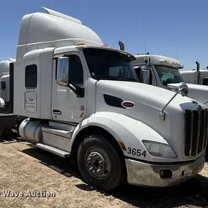 2019 Peterbilt 579 semi truck