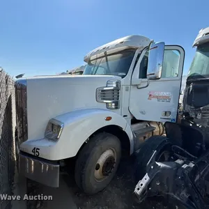 2011 Freightliner Coronado SD 122 semi truck