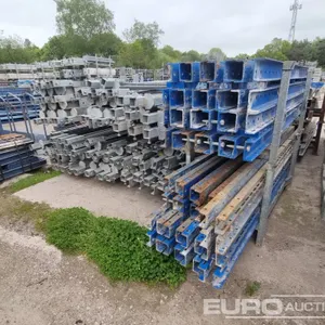 Bundle of Doka Concrete Equipment (6 of), Bundle of Whalers (2 of) 