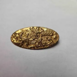 Miriam Haskell Oval gold tone Brooch