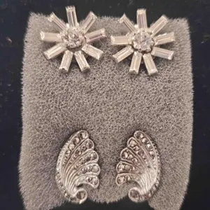 2 Pair clip On Earrings w/rhinestones