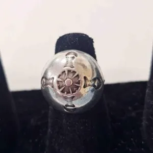 Silver? Ring-matches lot 1, size 5 1/2