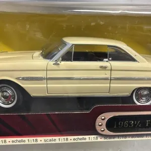1/18 1963 Ford Falcon Diecast car Moulee