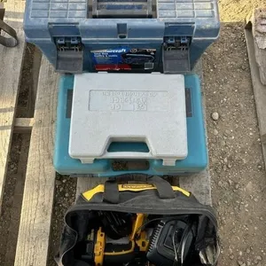 18V DEWALT DRIVER + DRILL, TOOL BOX W/ CONTENTS