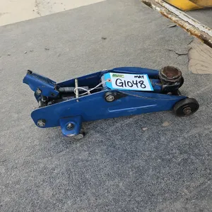 Floor Jack - Qty 1 *No Handle*