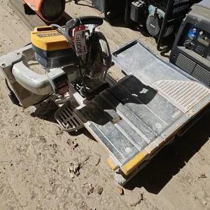 DeWalt 10in Wet Tile Saw - Qty 1